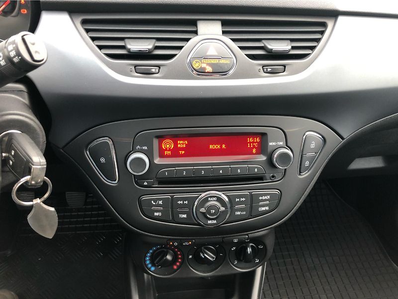 Opel Corsa 1.2 i - fotka 19 z 27