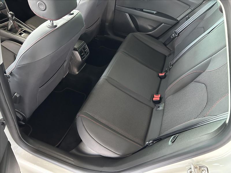 Seat Leon 1,4   TSI FR,92KW,SERVISKA - fotka 25 z 28