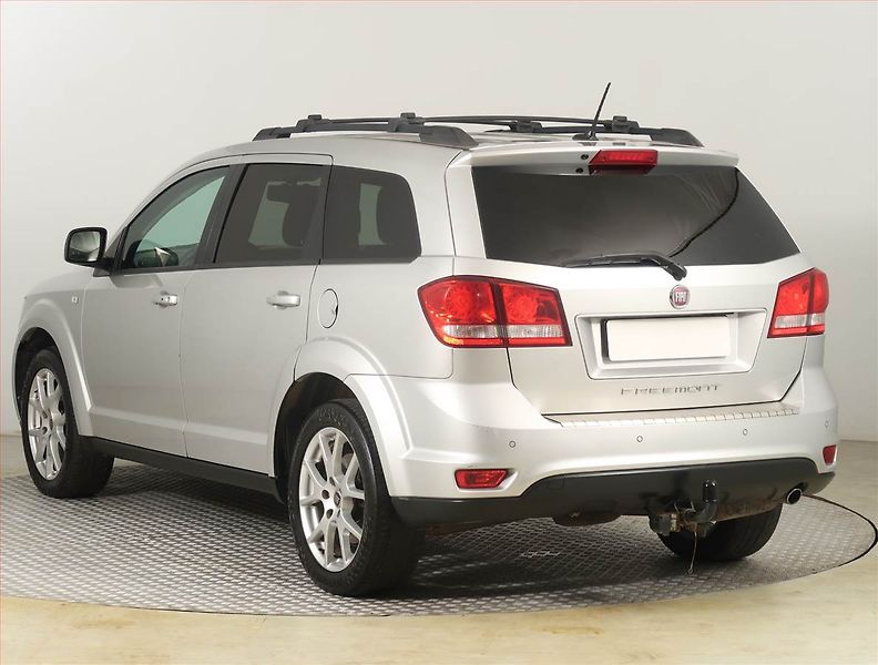 Fiat Freemont (2012) 2.0 MultiJet, Tempomat - fotka 4 z 17