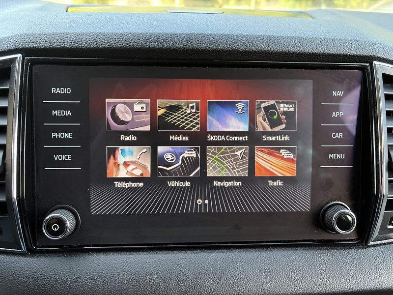 Škoda Karoq (2019) 1,0 TSI AMBITION PĚKNÝ VŮZ - fotka 21 z 27