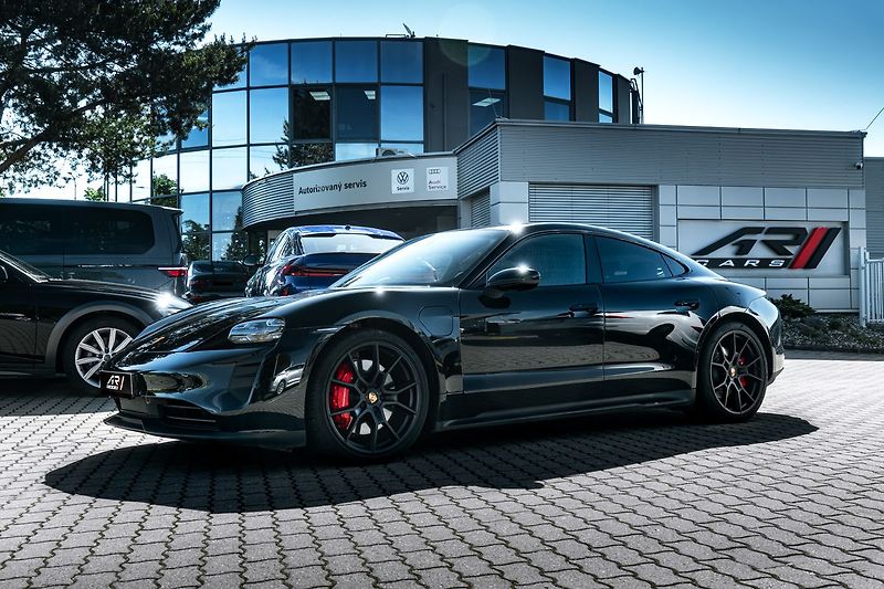 Porsche Taycan GTS - fotka 26 z 26