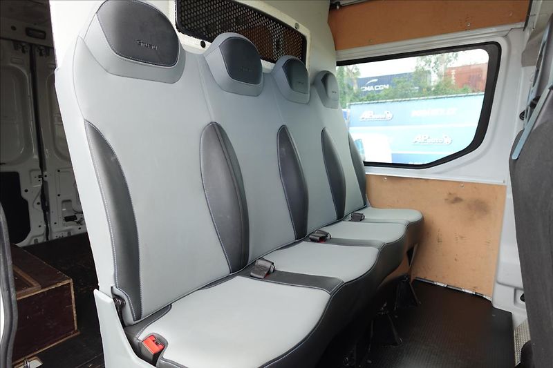 Iveco Daily 2,3 HPT  35C14 7MÍST L2H2 KLIM - fotka 14 z 35