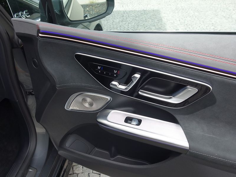 Mercedes-Benz EQE (2024) 350*4M*AMG*PAN*HYPERSCREEN*TOP - fotka 23 z 50