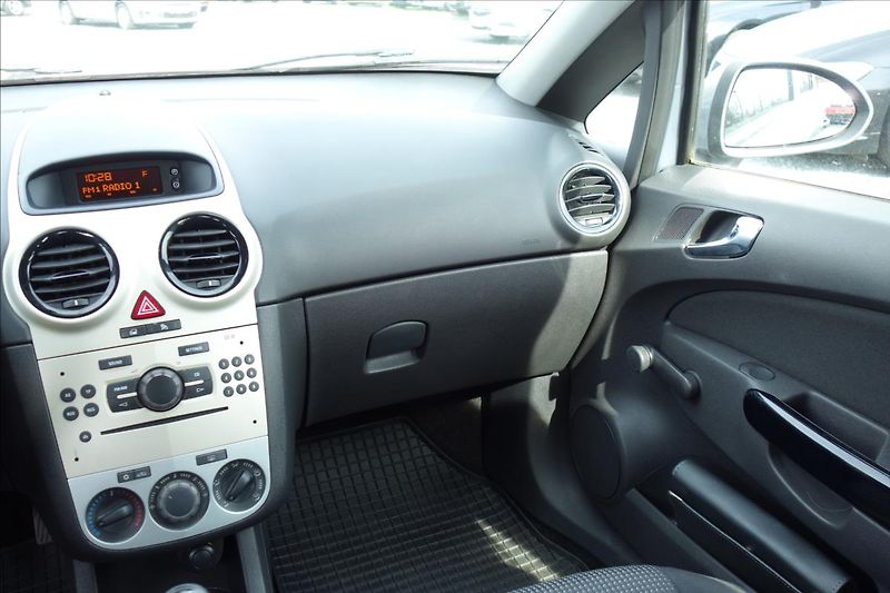 Opel Corsa 1,2 i, ČR, SERVIS.KN., KLIMA. - fotka 19 z 33