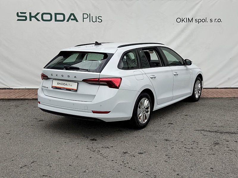 Škoda Octavia (2023) Combi Ambition 2,0 Tdi 110 kw - fotka 2 z 36