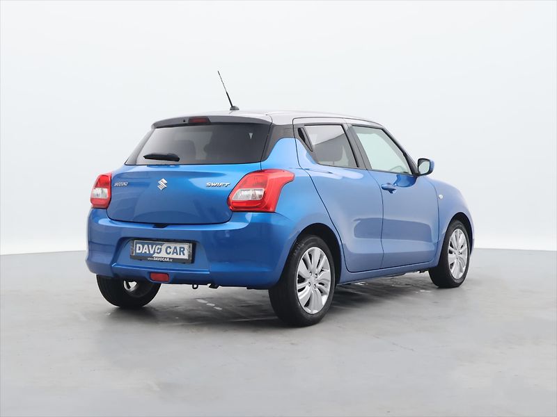 Suzuki Swift 1,2 DualJet 66kW Comfort 1.Maj - fotka 7 z 31