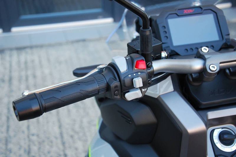Motorro EasyMax 125i (2026) TUMOTO XDV 300 - fotka 17 z 25