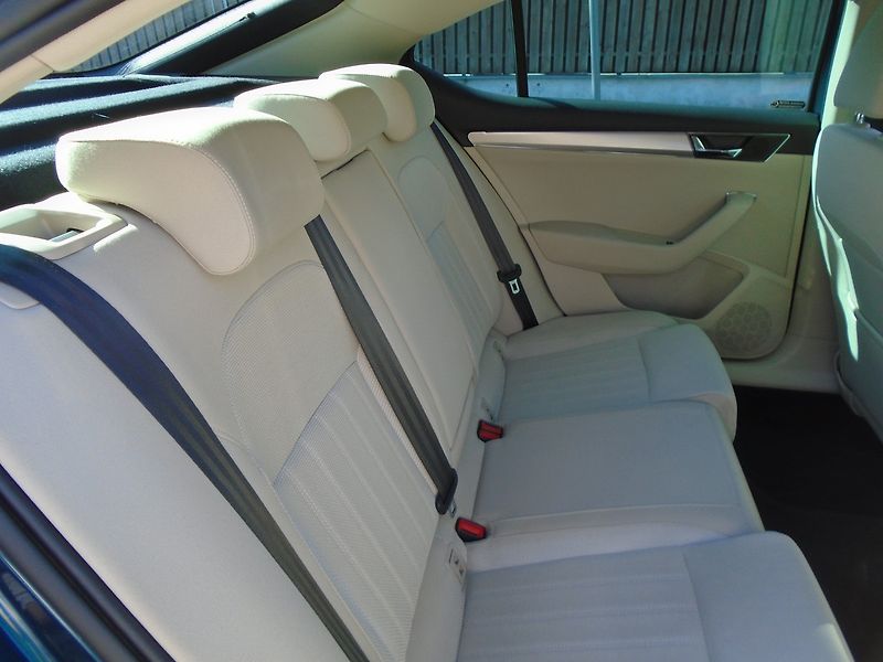 Škoda Superb (2019) 2.0 TDi, ČR - fotka 12 z 26