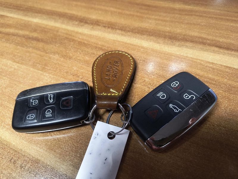 Land Rover Discovery Sport 2.0 TD4 4X4 NAVI/AC/KAMERA/ALU - fotka 42 z 43