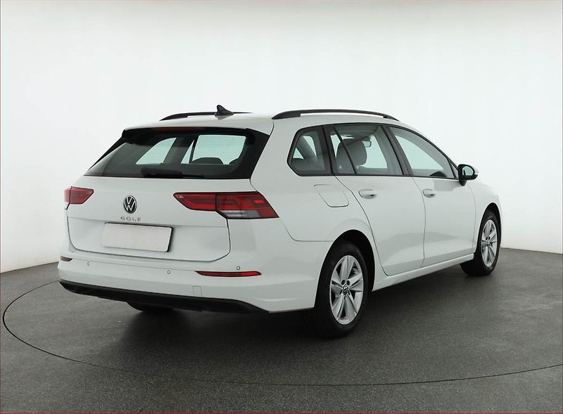 Volkswagen Golf (2023) 1.5 TSI, Tempomat - fotka 5 z 18