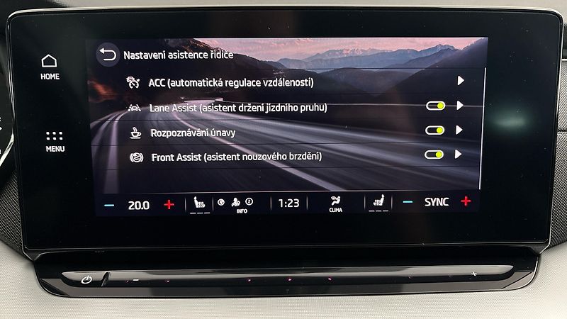 Škoda Octavia 2.0 TDI DSG Style - fotka 25 z 27