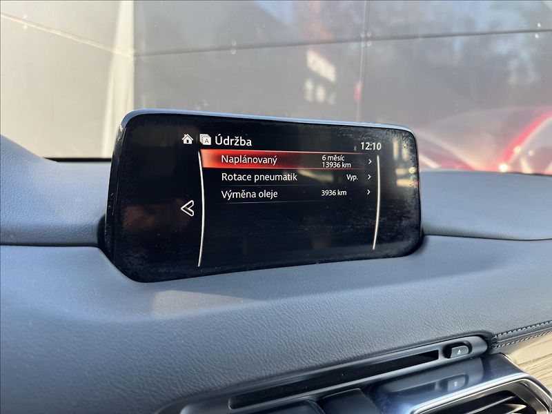 Mazda CX-5 2,2 Sky-D Revolution TOP AWD A - fotka 27 z 31
