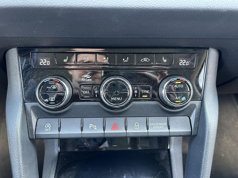Škoda Karoq Style EDICE 100 DSG 1,6 TDi 85 - fotka 21 z 25
