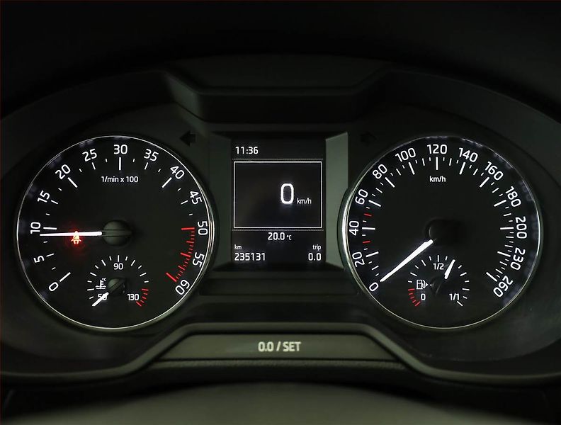 Škoda Octavia (2015) 2.0 TDI, Tempomat - fotka 9 z 19