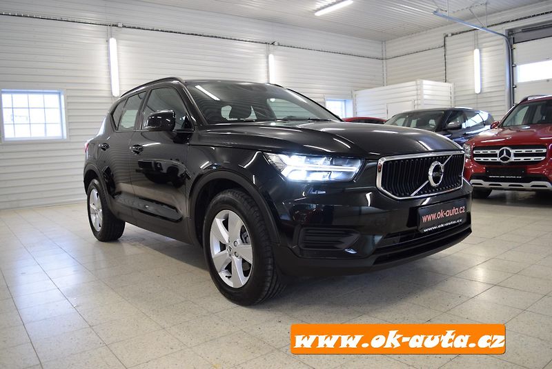 Volvo XC40 T2 MOMENTUM AUTOMAT-DPH - fotka 9 z 50