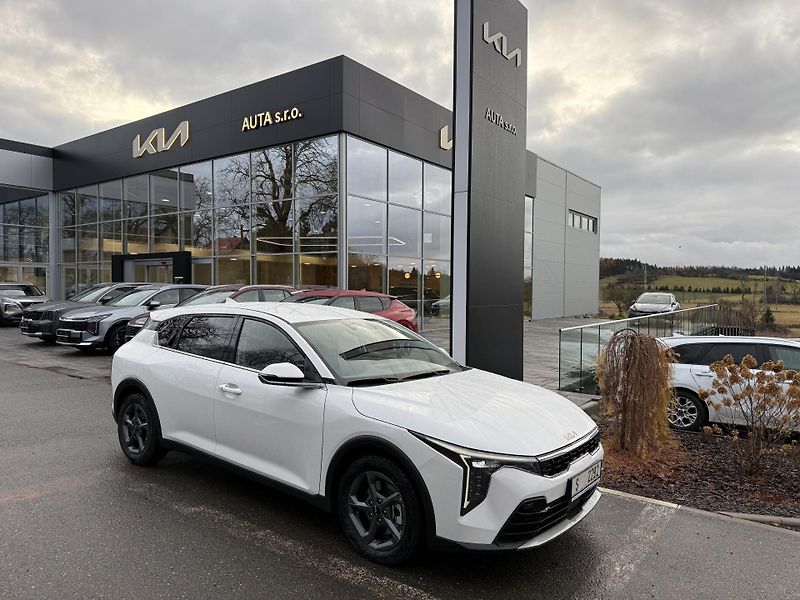 Kia K4 1,6 T-GDi GPF 7DCT TOP 110 KW  - fotka 1 z 10