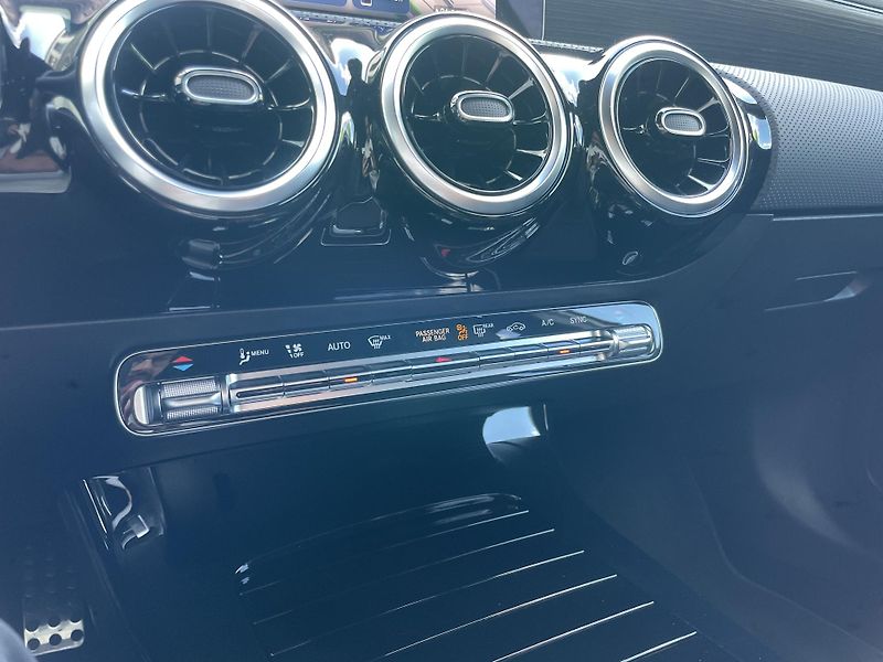 Mercedes-Benz Třídy A 200 AMG - fotka 23 z 27