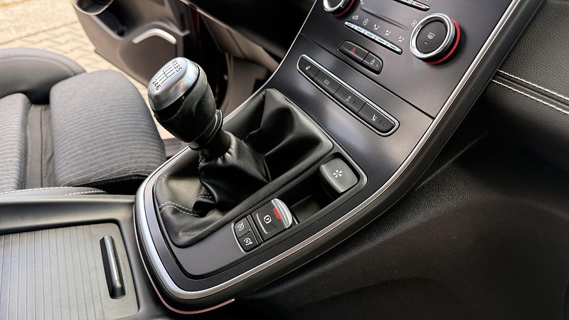 Renault Grand Scénic (2021) TCE 140,INTENS,ČŘ,ZÁRUKA - fotka 10 z 24