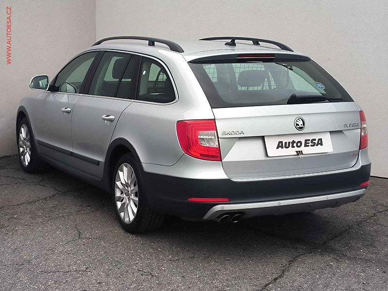 Škoda Superb (2014) 2.0 TDi 4x4, ČR, Outdoor, AT - fotka 6 z 22