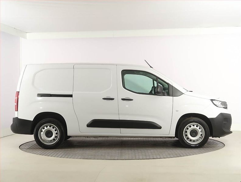 Peugeot Partner (2025) Maxi 1.5 BlueHDi, 3Místa, ČR - fotka 6 z 17