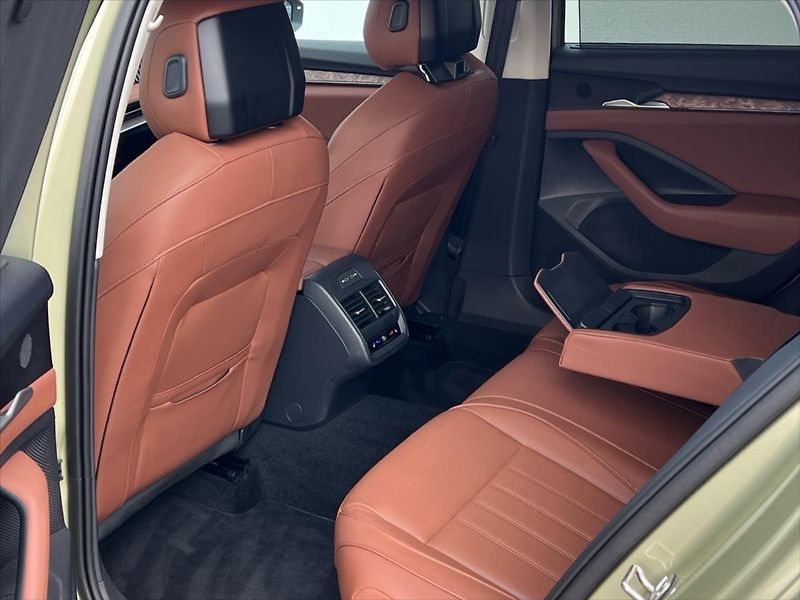 Škoda Superb 2,0 TDi 142kW 7DSG 4x4 L&K - fotka 13 z 36