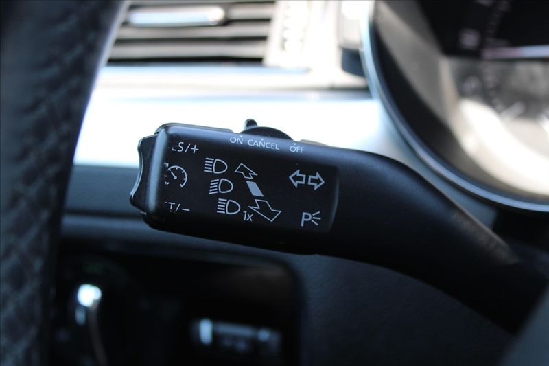 Škoda Superb 2,0 TDI  ELEGANCE,ROZVODY - fotka 14 z 33