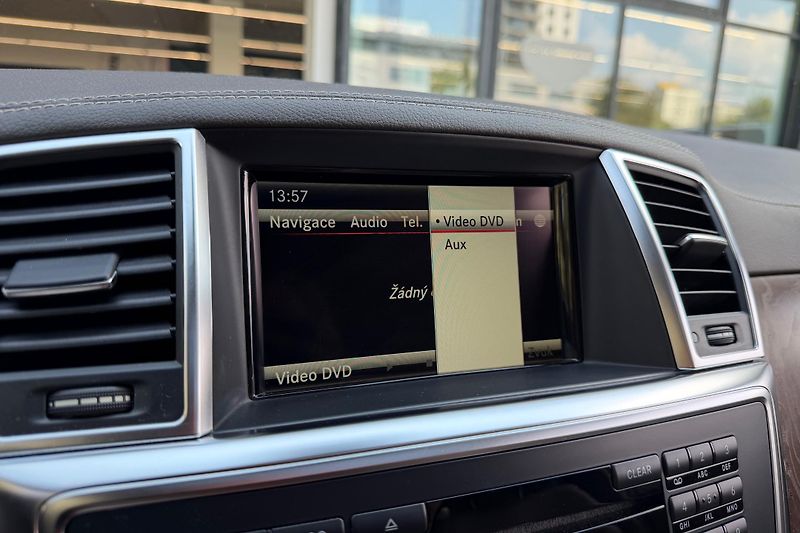 Mercedes-Benz GL (2014) GL 350 Bluetec 4Matic - fotka 35 z 42