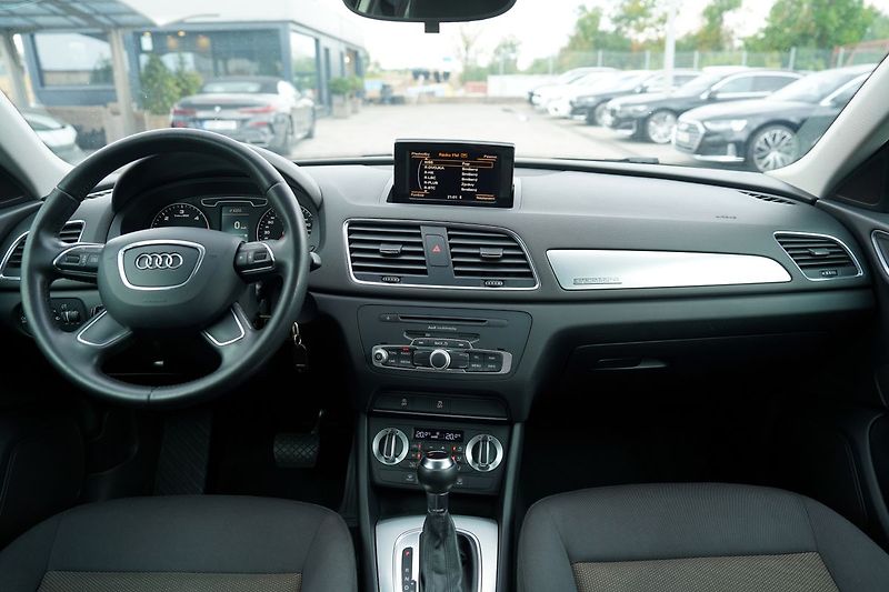 Audi Q3 2.0 TDI Quattro/automat/180 PS - fotka 24 z 38