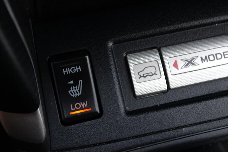 Subaru Forester 2,0 XT  ČR,AUTOMAT,4x4,TAŽNÉ - fotka 15 z 35