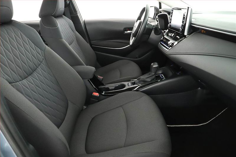 Toyota Corolla (2020) 1.8 Hybrid - fotka 7 z 15