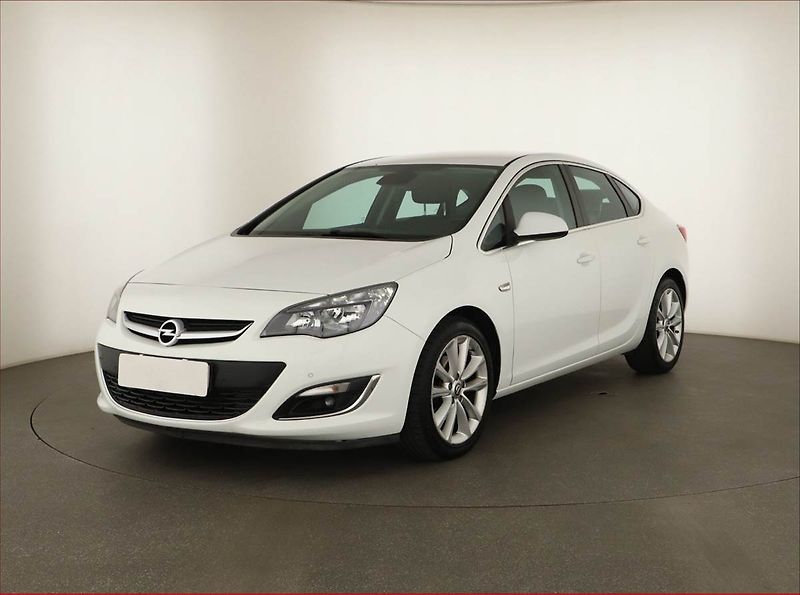 Opel Astra (2014) 1.6 CDTI, Tempomat - fotka 2 z 14
