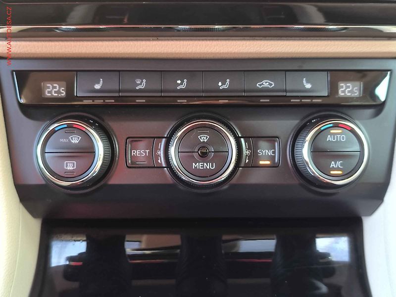 Škoda Superb (2016) 1.4 TSi, Style, bixen, +ALU - fotka 16 z 26