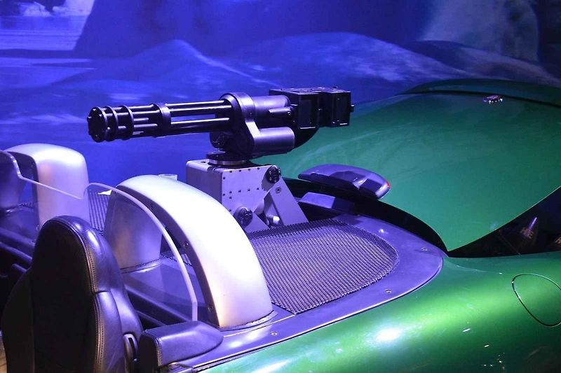 Na zahájení výstavy přijely i některé herečky z rolí partnerek Agenta 007