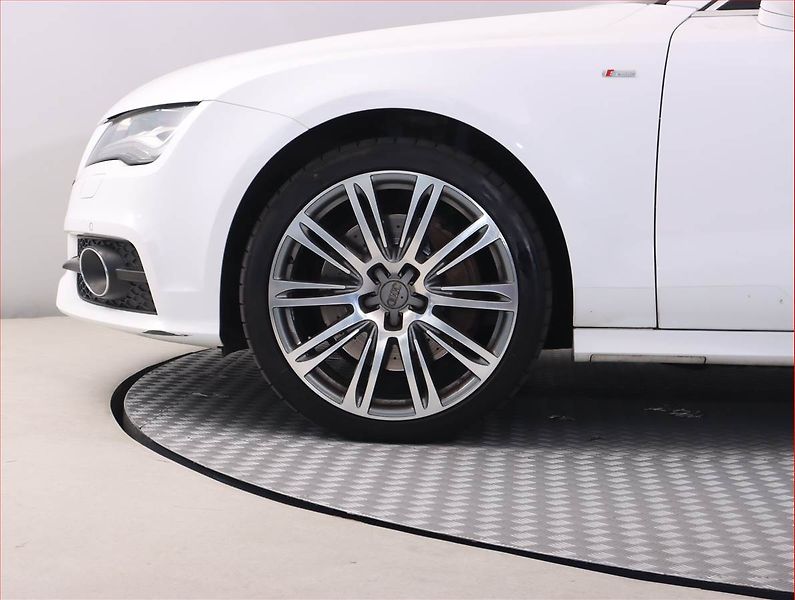 Audi A7 (2013) 3.0 BiTDI, 4X4, Automat, Kůže - fotka 15 z 24