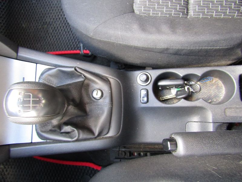 Škoda Octavia (2011) 1.6 MPI 75kW 1.MAJITEL - fotka 32 z 44