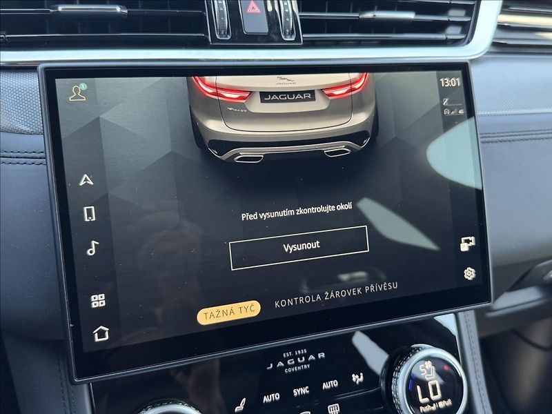Jaguar F-Pace 5,0 SVR P575 AT AWD MY25.5 ČR - fotka 28 z 39