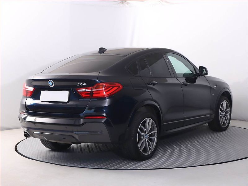 BMW X4 (2017) xDrive20d - fotka 5 z 22