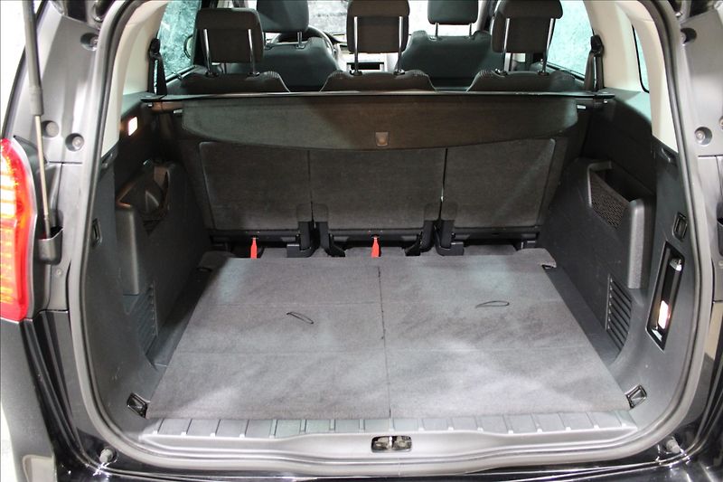 Peugeot 5008 2,0 HDI 120kW 7 míst - fotka 6 z 32