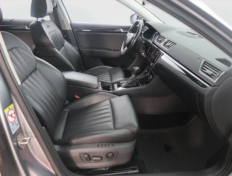 Škoda Superb (2019) Laurin&Klement 2.0 TDI, 4X4 - fotka 9 z 19