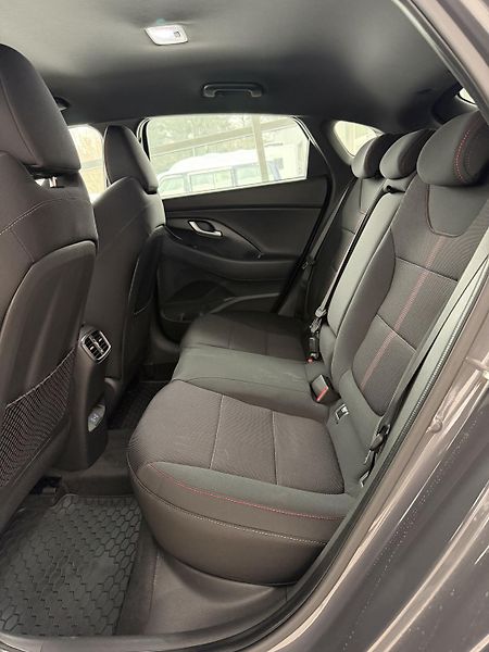 Hyundai i30 (2024) 1.0T-GDi 74kW N-line AT - fotka 8 z 17