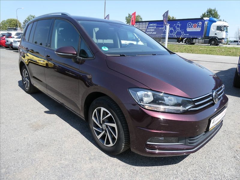 Volkswagen Touran 1,4 TSi 110kW DSG, navi, závěs - fotka 1 z 43