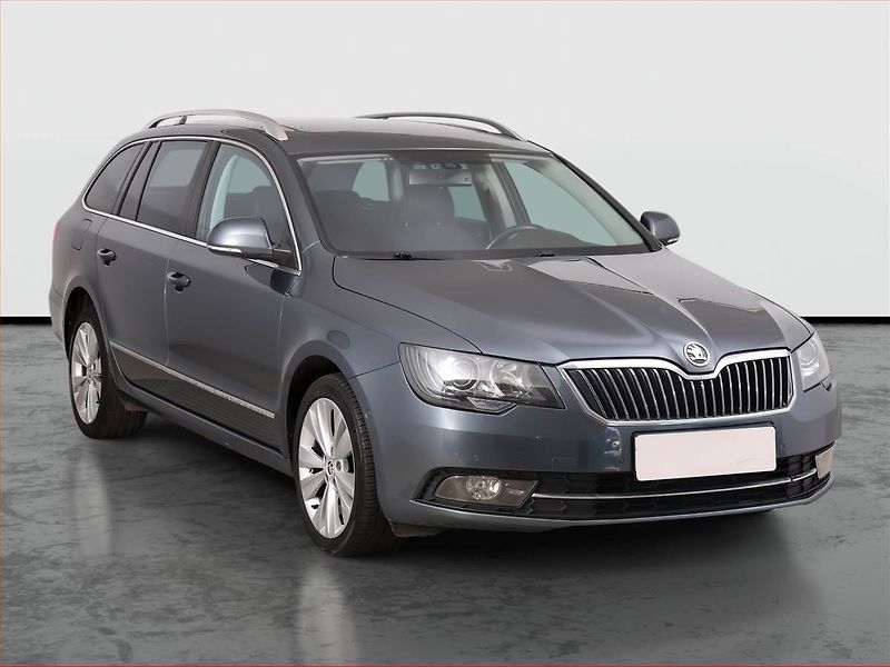 Škoda Superb (2014) 2.0 TDI, Navi, Xenony - fotografie inzerátu