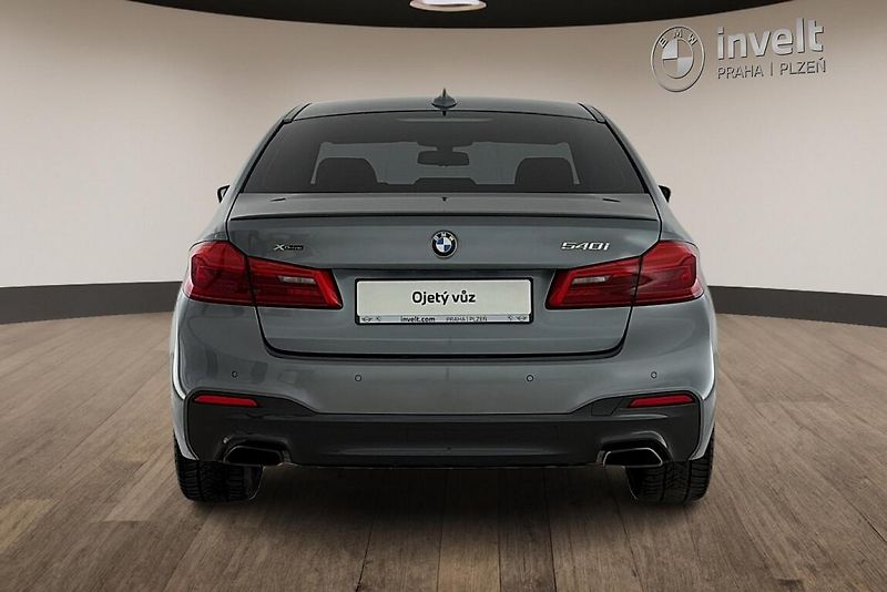 BMW Řada 5 540i xDrive - fotka 4 z 24