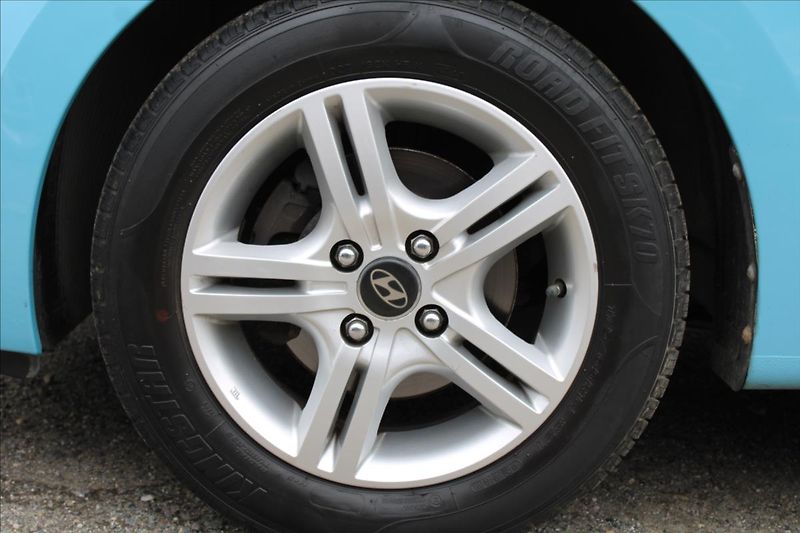 Hyundai i10 1,0 i  NOVÉ V ČR,1.MAJITEL - fotka 20 z 21