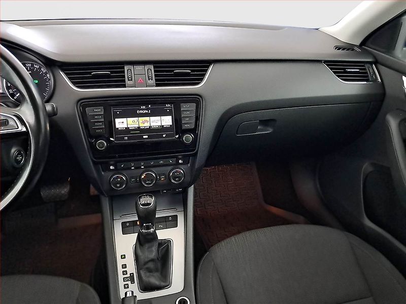Škoda Octavia (2016) 2.0 TDI, 4X4, Automat - fotka 8 z 17