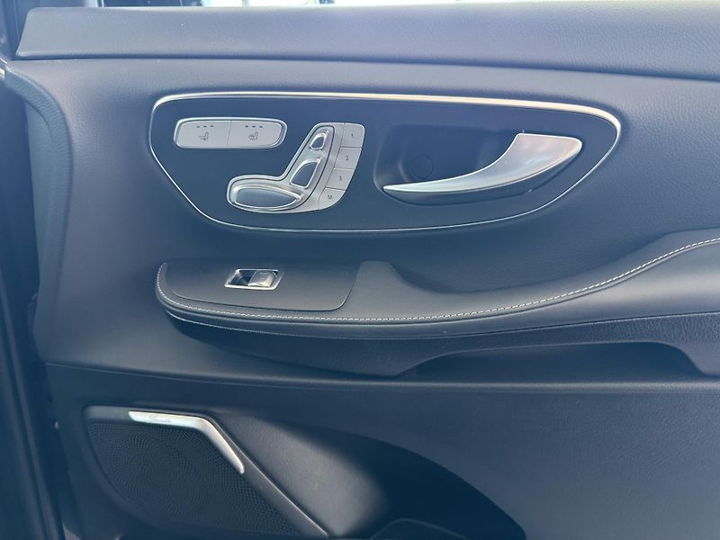 Mercedes-Benz Třídy V (2022) V300d 4M LREZERVACE - fotka 29 z 38