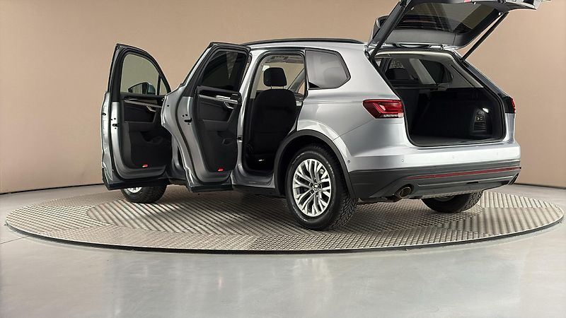 Volkswagen Touareg 3.0 TDI Tiptronic - fotka 7 z 30