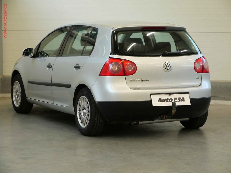 Volkswagen Golf (2004) 1.6i, 2.maj,ČR, AC, STK6/28 - fotka 6 z 17