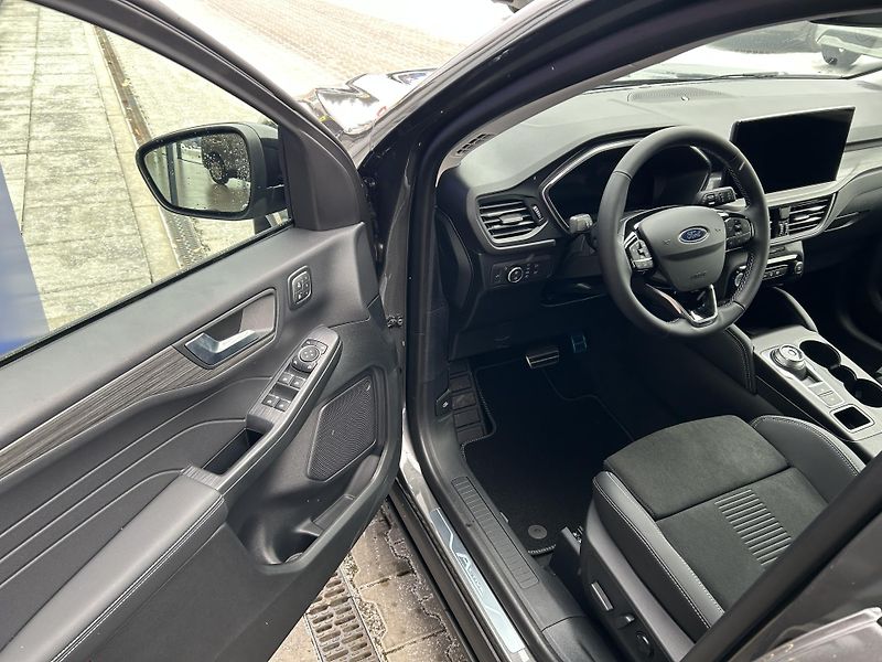 Ford Kuga 2.5 Hybrid HEV 134kW Active X - fotka 18 z 41
