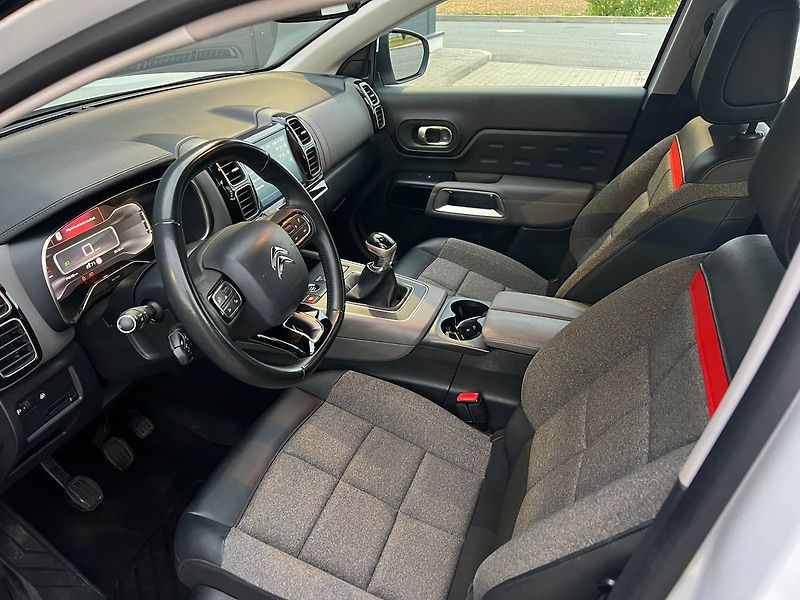 Citroën C5 Aircross (2019) 1.2 PureTech 96kW SHINE - fotka 14 z 49